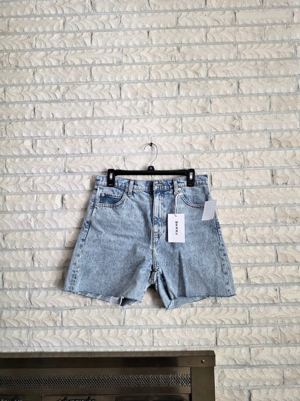 FRAME The Easy Shorts Size 27 NWT